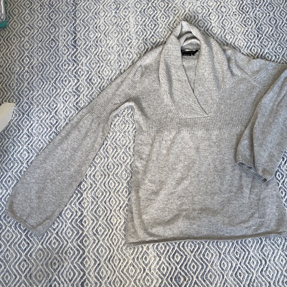 BCBGMazaria Gray cashmere sweater - Picture 7 of 9